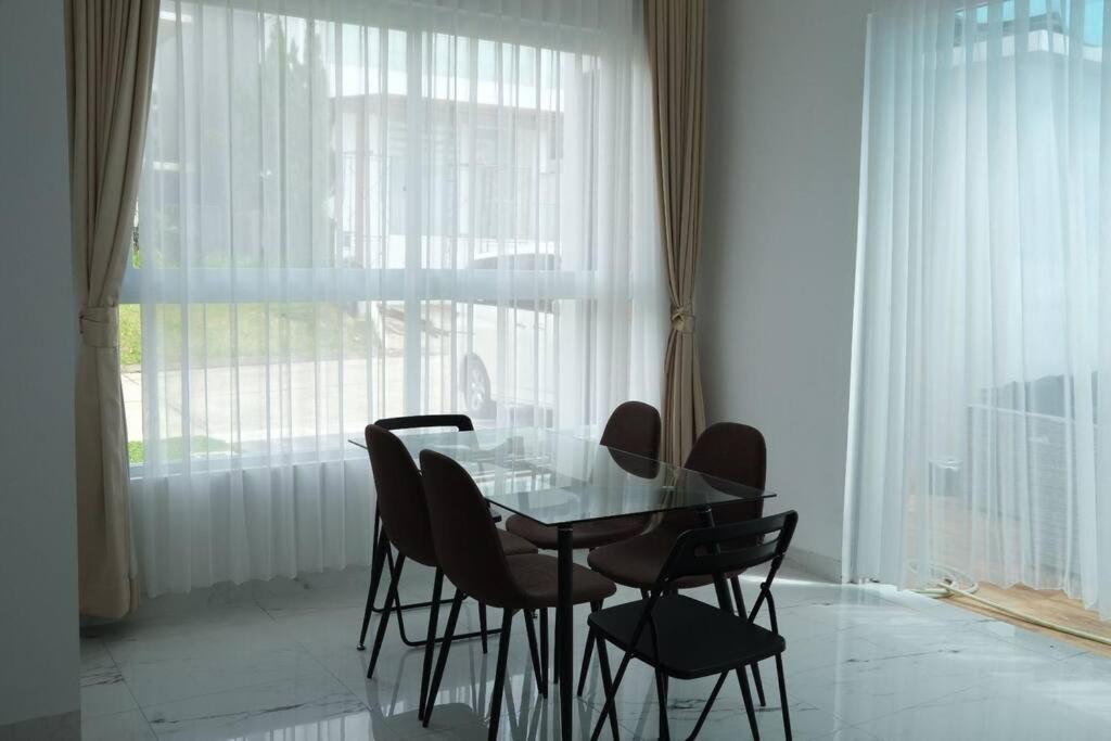 Villa 55 With Pool, Karaoke And Rooftop Bogor Exterior photo